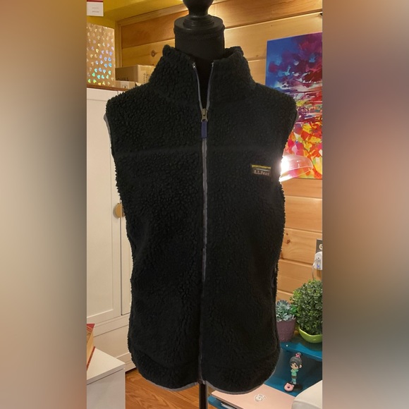 L.L. Bean Jackets & Blazers - LL Bean Sherpa Fleece Vest - Charcoal Black